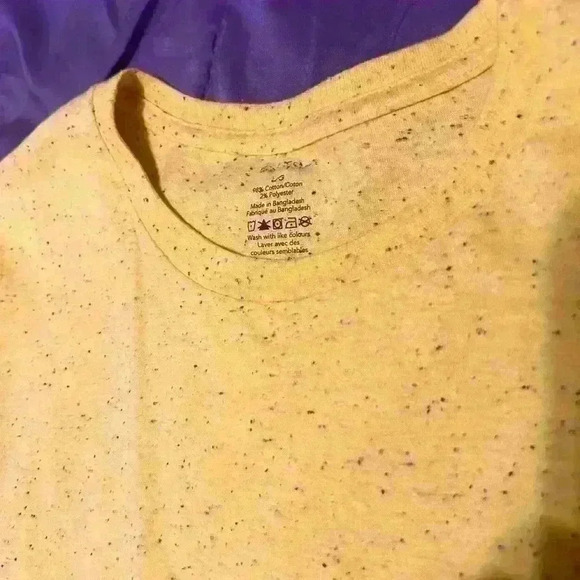 “We bury our mistakes” yellow pocket tshirt  skull size large - Picture 3 of 3